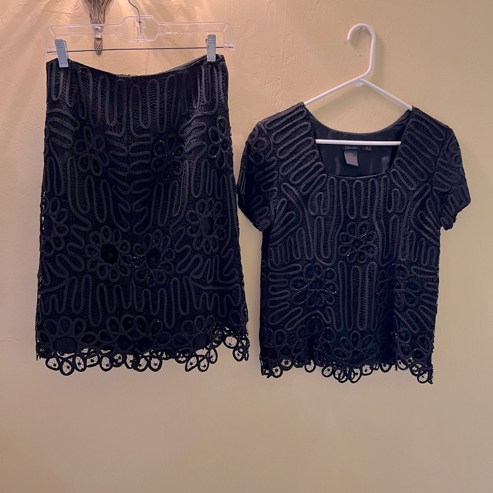 DStudio Women's black two-piece set top and a skirt cut lace pattern Size 6
